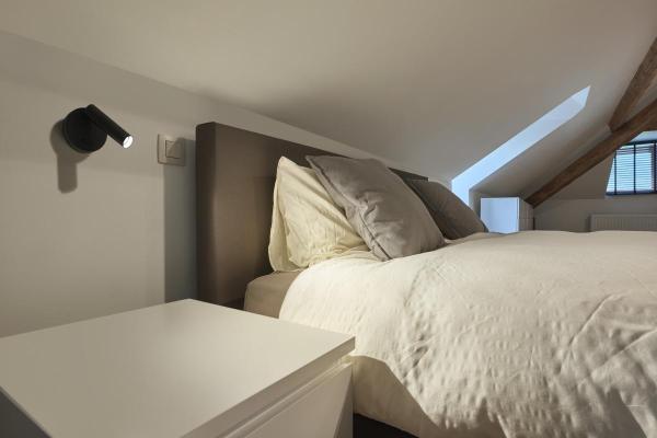 KARPO 30, Wand- und Deckenleuchte, einflammig, LED, 3000 K, rund, schwarz, mit Schalter, 6 W