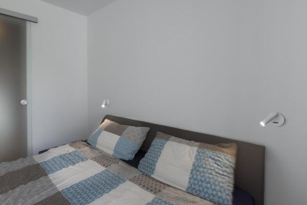 KARPO 30, Wand- und Deckenleuchte, einflammig, LED, 3000 K, rund, weiß, mit Schalter, 6 W