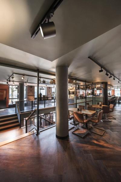 ENOLA C TRACK, Spot für Hochvolt-Stromschiene 3Phasen, LED, 3000 K, rund, schwarz, 55°, 11,2 W, inkl. 3Phasen-Adapter