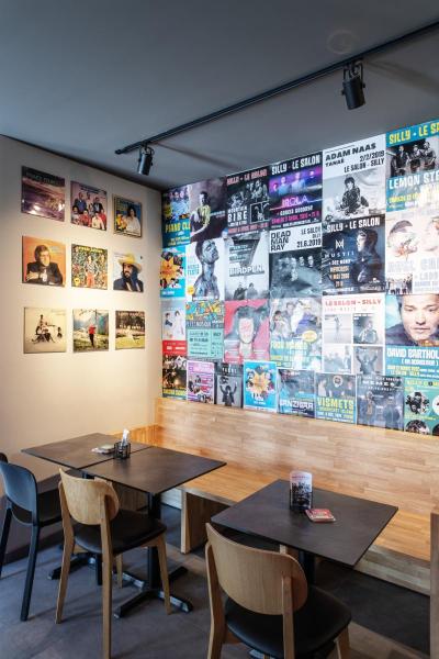 EURO SPOT, Spot für Hochvolt-Stromschiene 3Phasen, QPAR111, rund, schwarz, max. 75 W, inkl. 3Phasen-Adapter