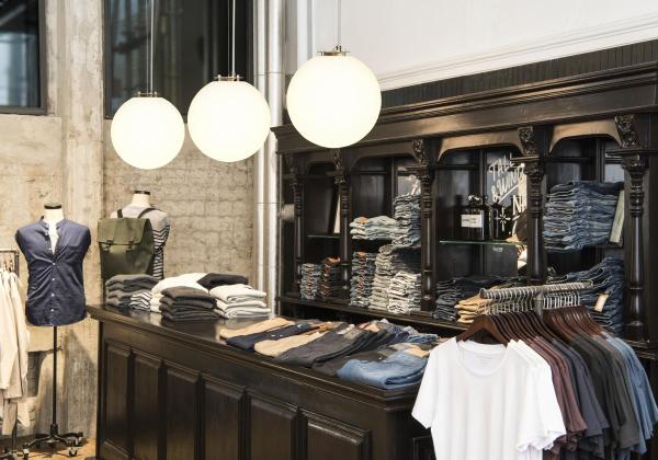 ROTOBALL 40, Pendelleuchte, TC-(D,H,T,Q)SE, silbergrau/weiß, Ø 40 cm, max. 24 W