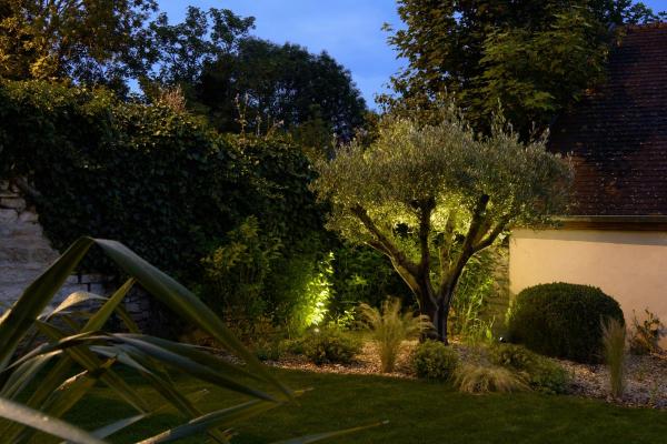 BIG NAUTILUS, Outdoor Spiessleuchte, QPAR51, IP65, schwarz, max. 11 W, inkl. 1,5 m Kabel mit Stecker