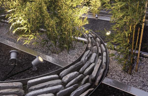 NAUTILUS 10, Outdoor Spiessleuchte, QPAR51, IP65, silbergrau, max. 35 W, inkl. 1,5 m Kabel mit Stecker