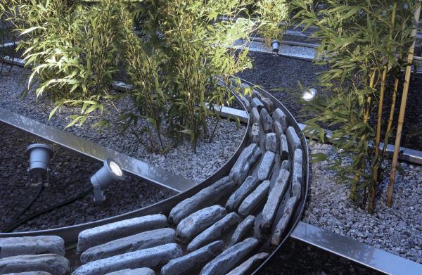 NAUTILUS 10, Outdoor Spiessleuchte, QPAR51, IP65, silbergrau, max. 35 W, inkl. 1,5 m Kabel mit Stecker