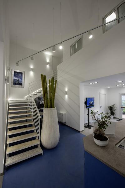 ASTINA, Outdoor Wandleuchte, TCR50-SE, IP44, rund, up/down, weiß, max. 44 W