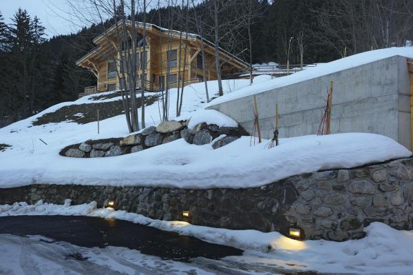 BRICK DOWNUNDER, Outdoor Wandeinbauleuchte, C35, IP44, silbergrau, max. 40 W