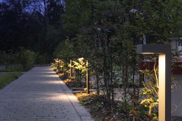 QUADRASYL 75, Outdoor Standleuchte, Energiesparleuchte GX53, IP44, eckig, anthrazit, L/B/H 19/22,5/75 cm, max. 11 W