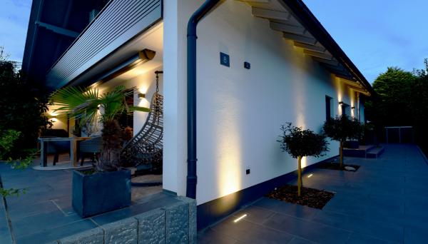 Bodeneinbauleuchte - Line Asymmetrisch, 12 W, 3000 K, Silber